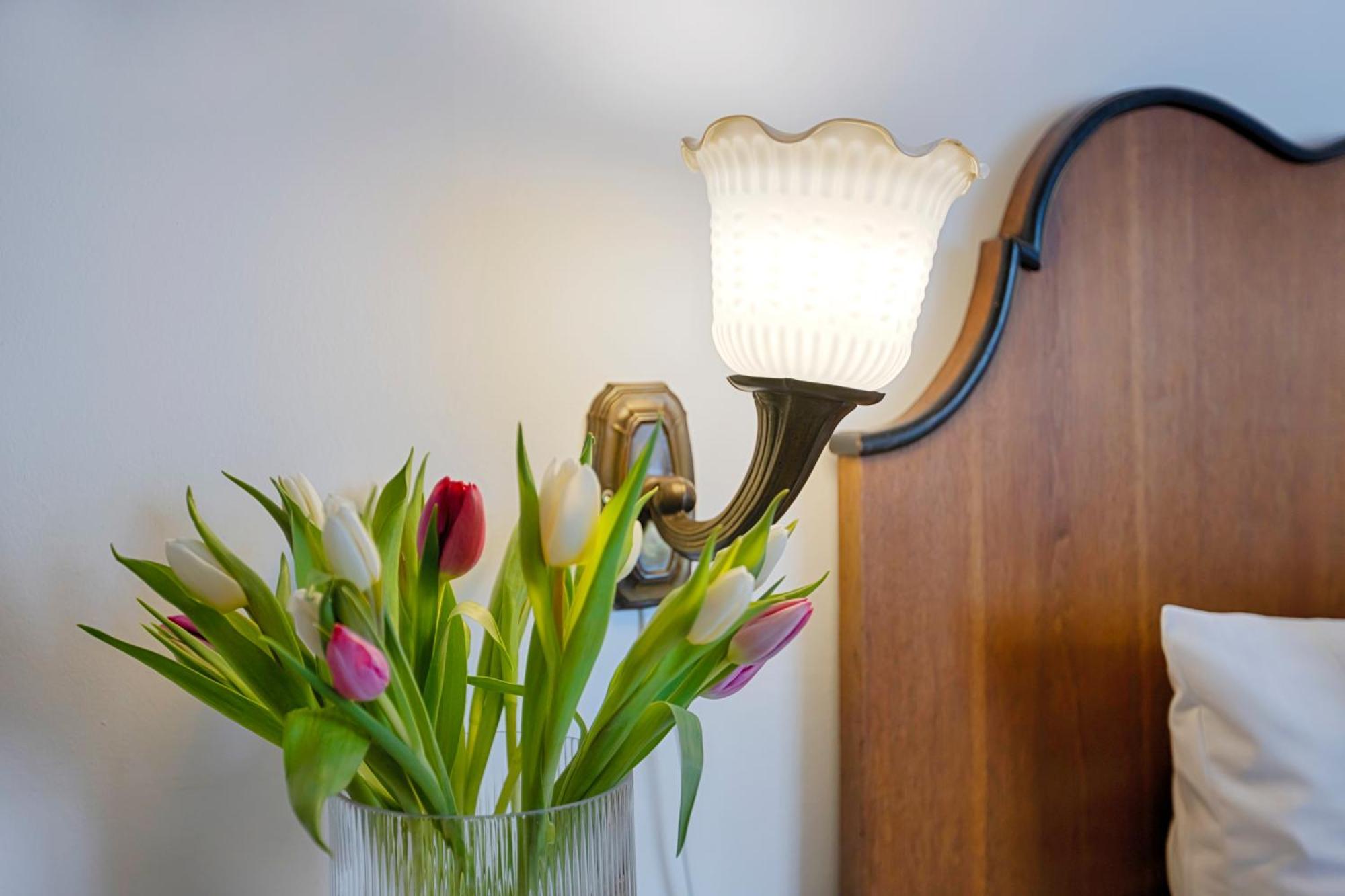Weinhotel Oechsle & Brix Sommerhausen Bagian luar foto