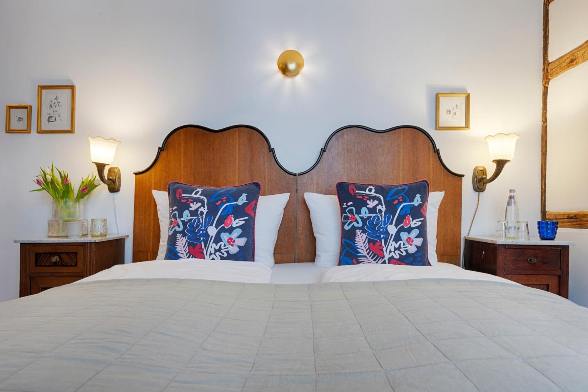 Weinhotel Oechsle & Brix Sommerhausen Bagian luar foto